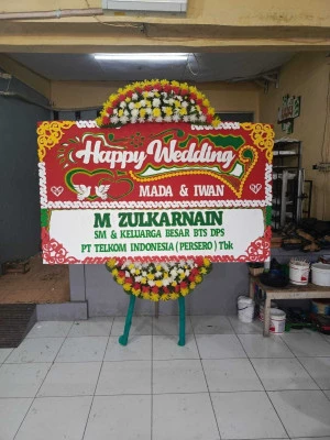 Papan Bunga di Panunggangan Utara