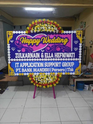Papan Bunga di Panunggangan Utara